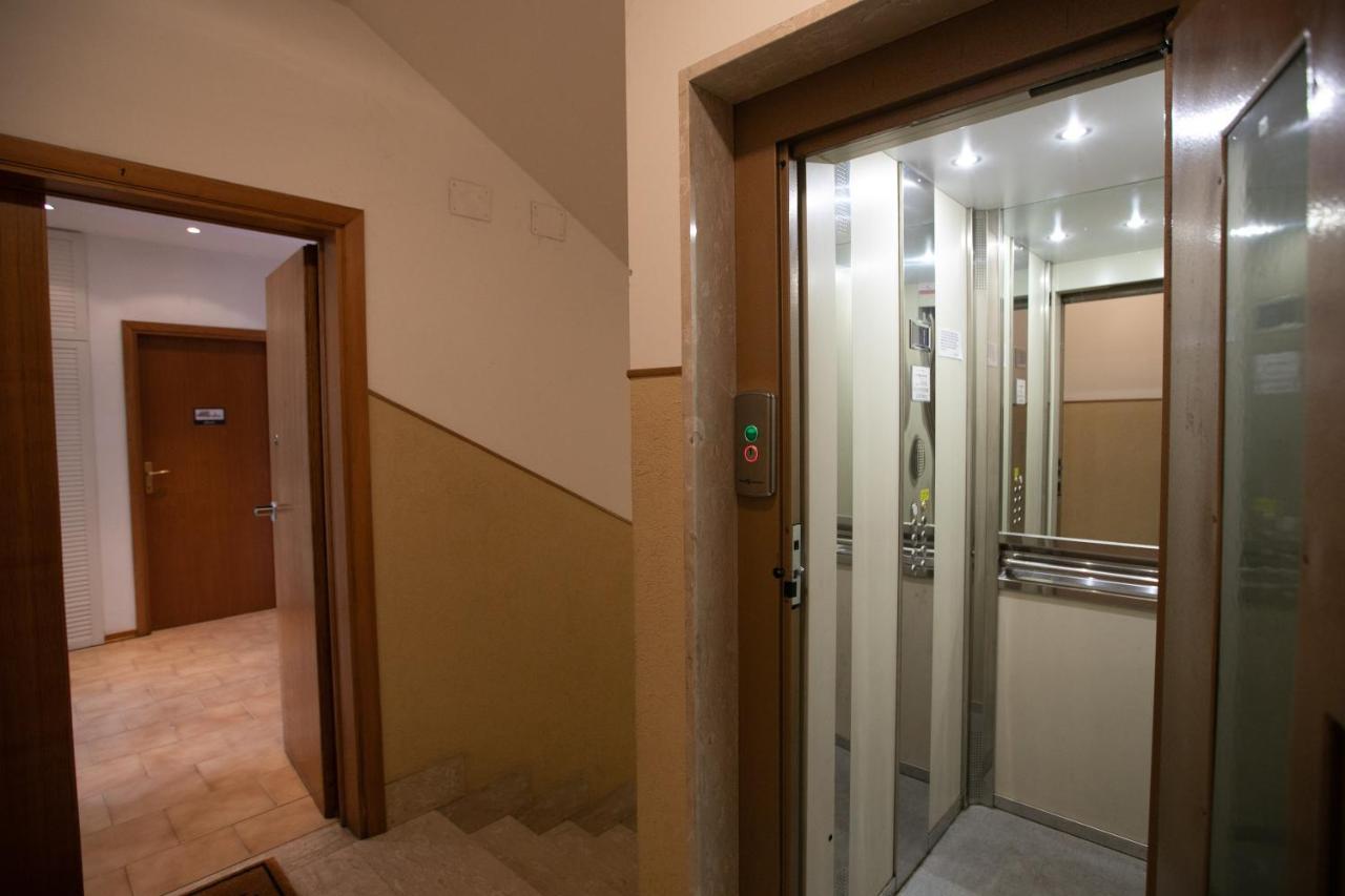 Mirea'S Rooms 阿斯科利皮切诺 外观 照片
